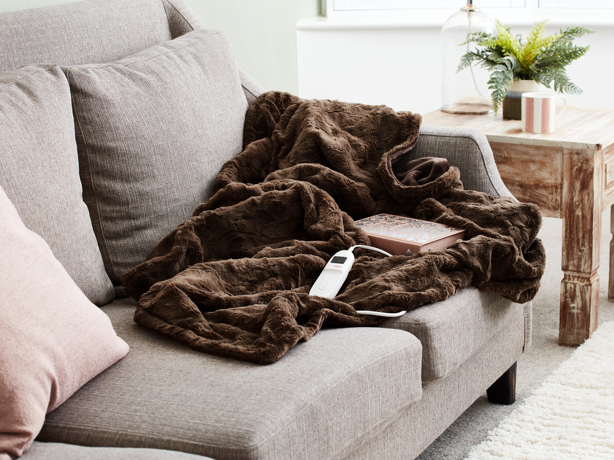 Heated Blanket Buying Guide: How to Choose the Best Electric Blanket For You