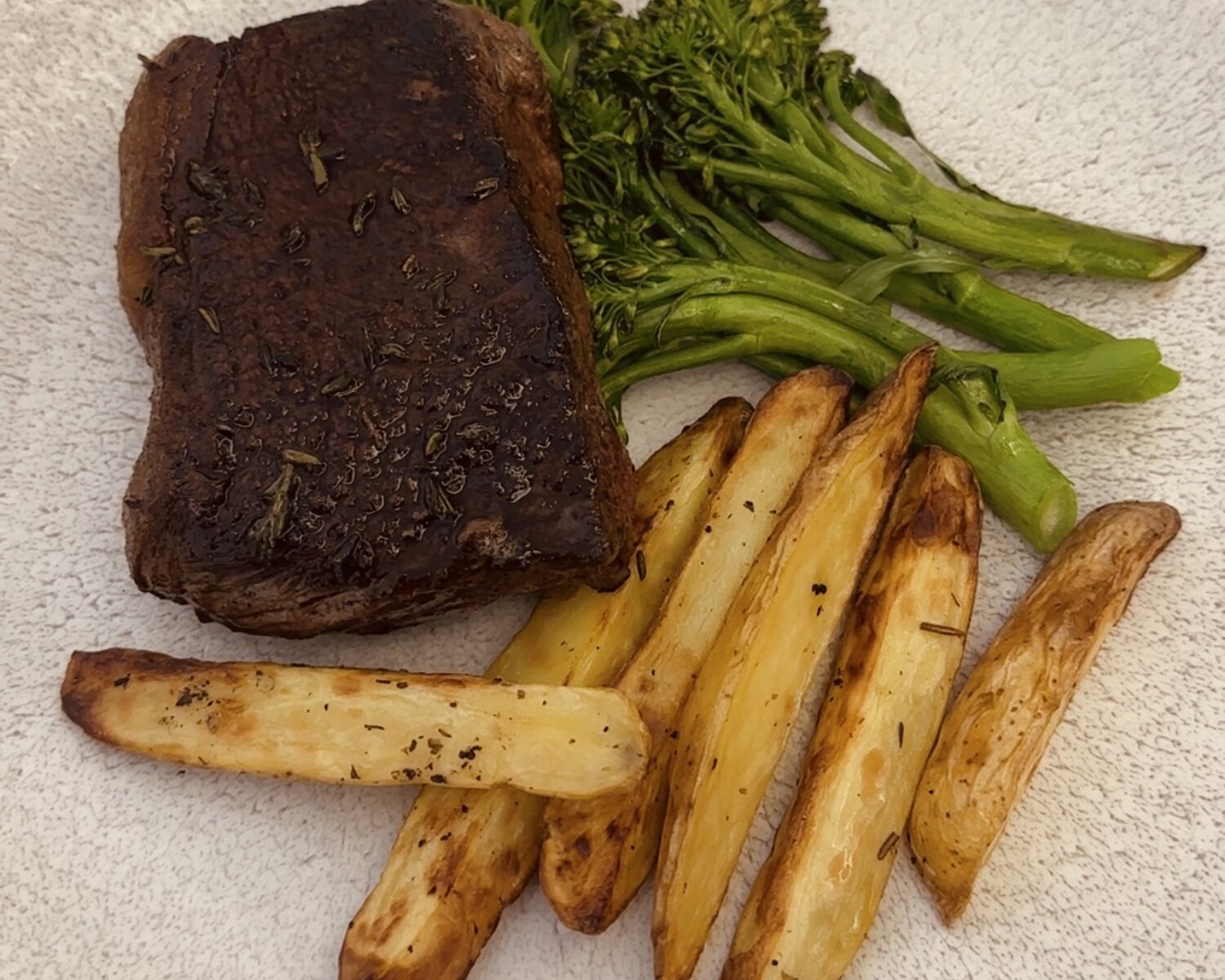 Air Fryer Steak, Broccoli & Potato Wedges