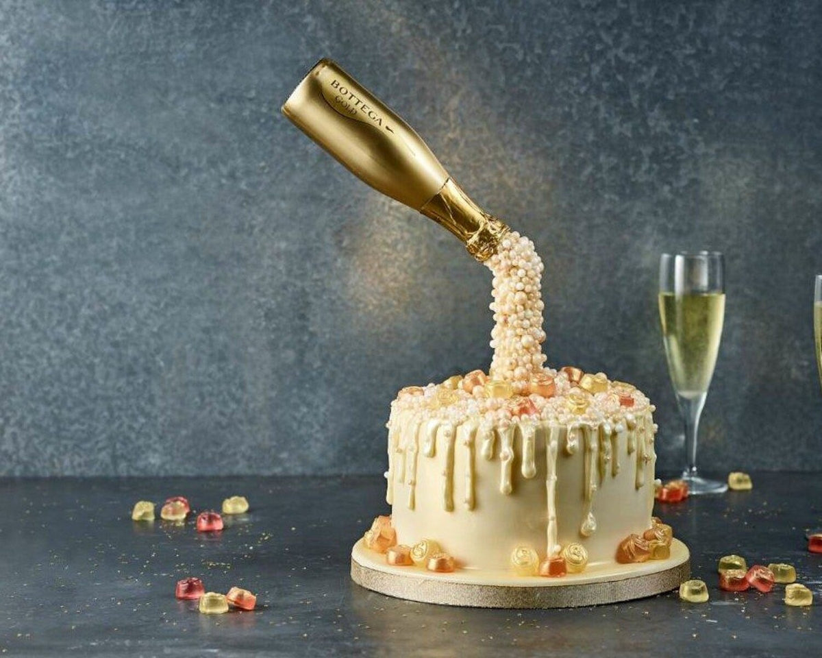 Anti-gravity cakes | Bake your imagination