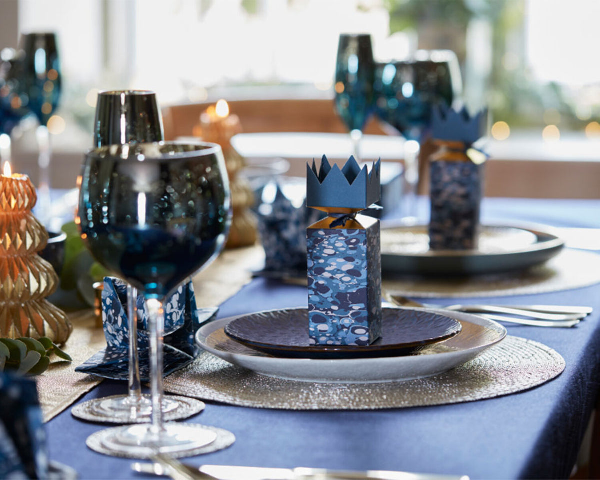 Dressing the Christmas table