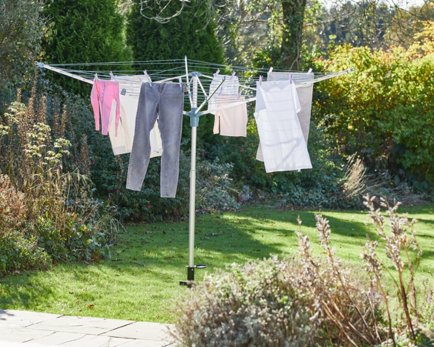 How to Securely Put Up Your Rotary Airer