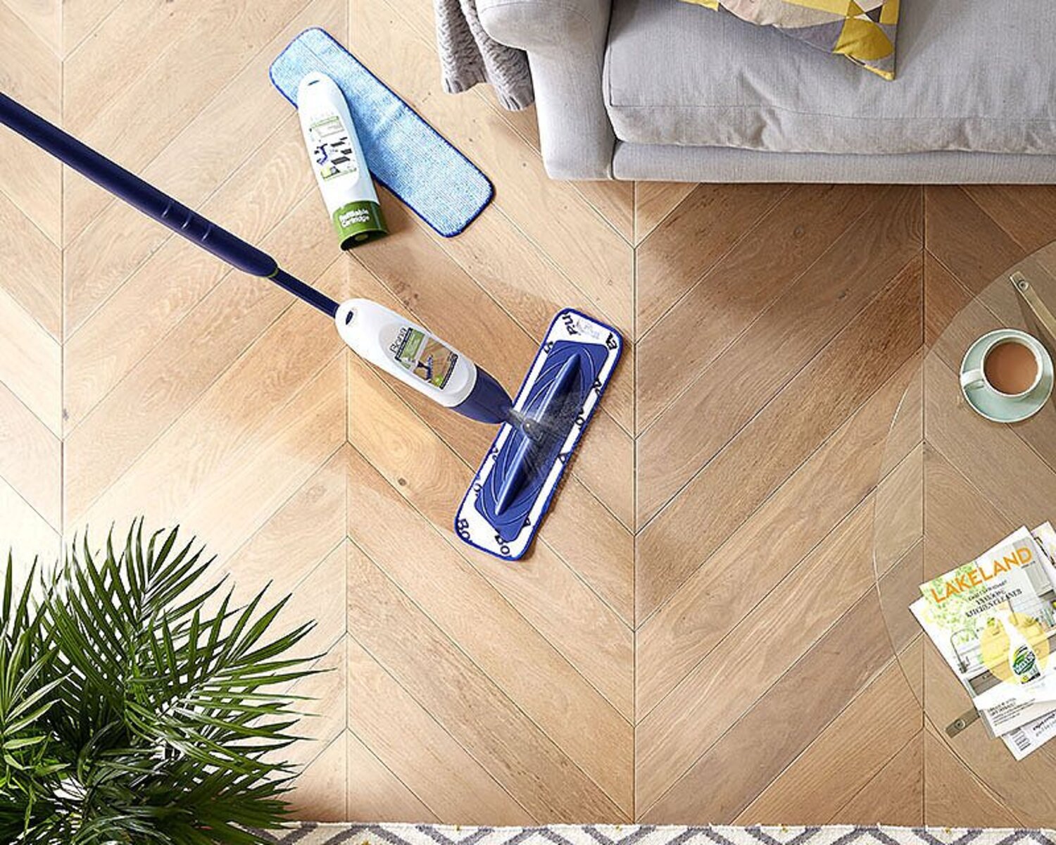 Hard floor spring cleaning mop