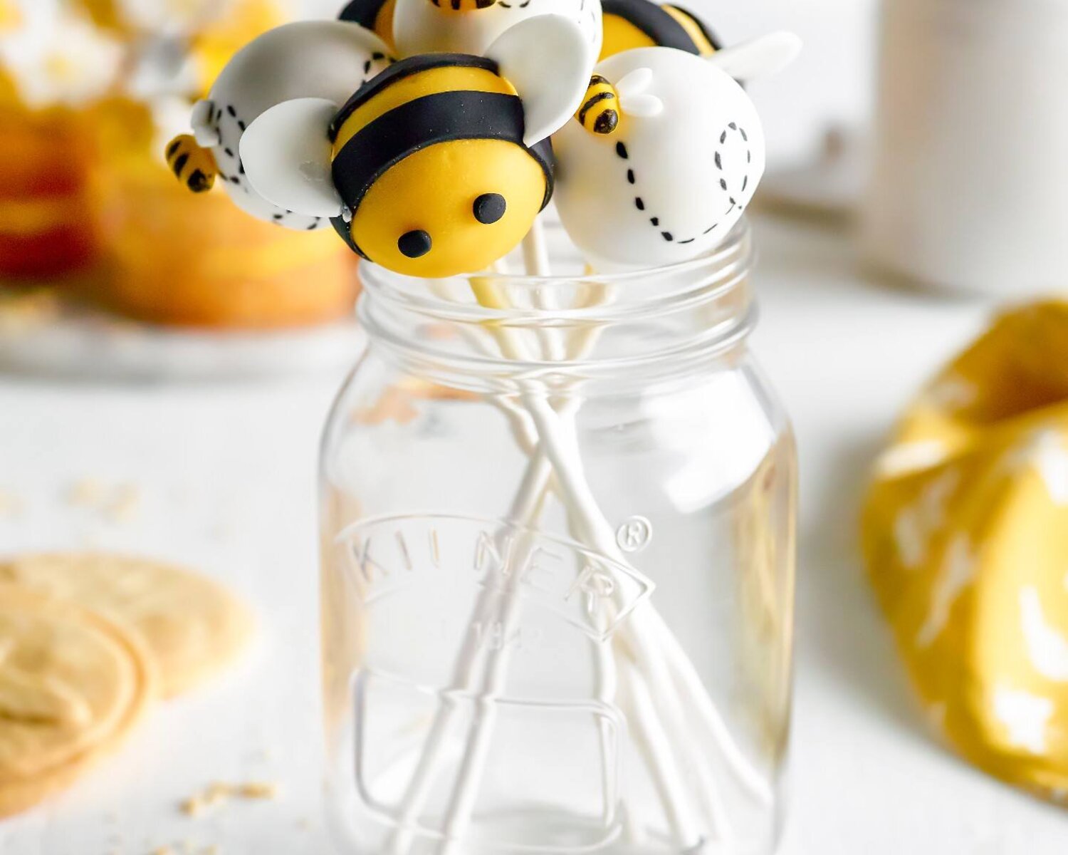 Step-By-Step Bee Cake Pops