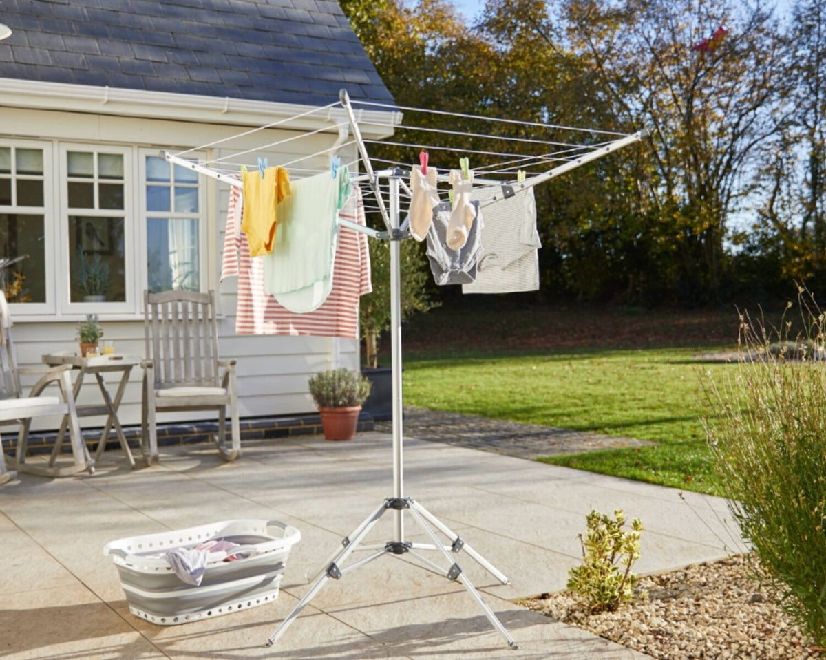 The best outdoor rotary airers for sunny weather
